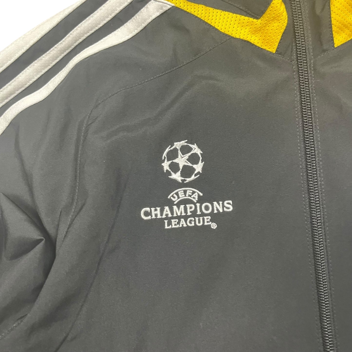 Vintage Adidas 2010/2011 UEFA Champions Leaque Chelsea Trackjacket in Größe(XS,S)